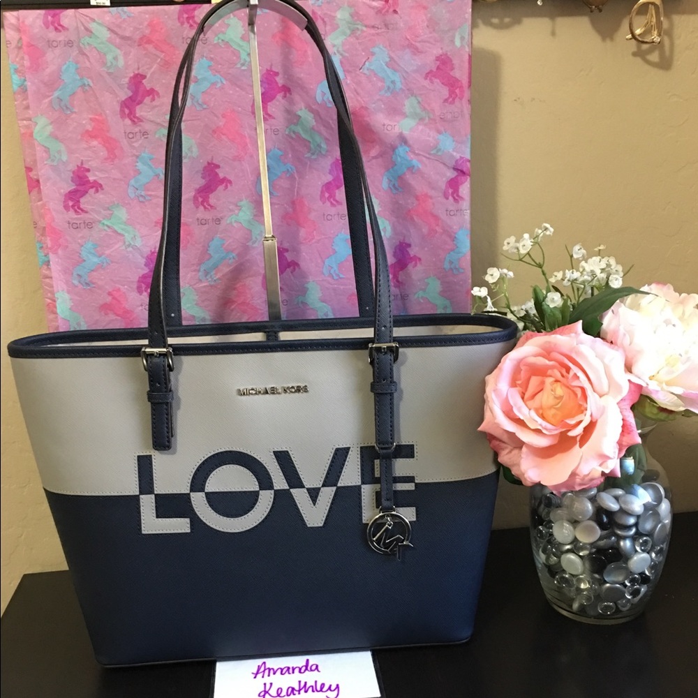 Michael Kors Jet Set Medium Travel Carryall Tote